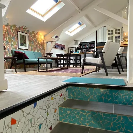 Artist's Studio In An Atypical Loft * Joinville-le-Pont